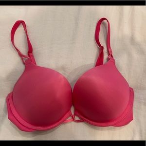 Victoria’s Secret Bombshell push-up bra